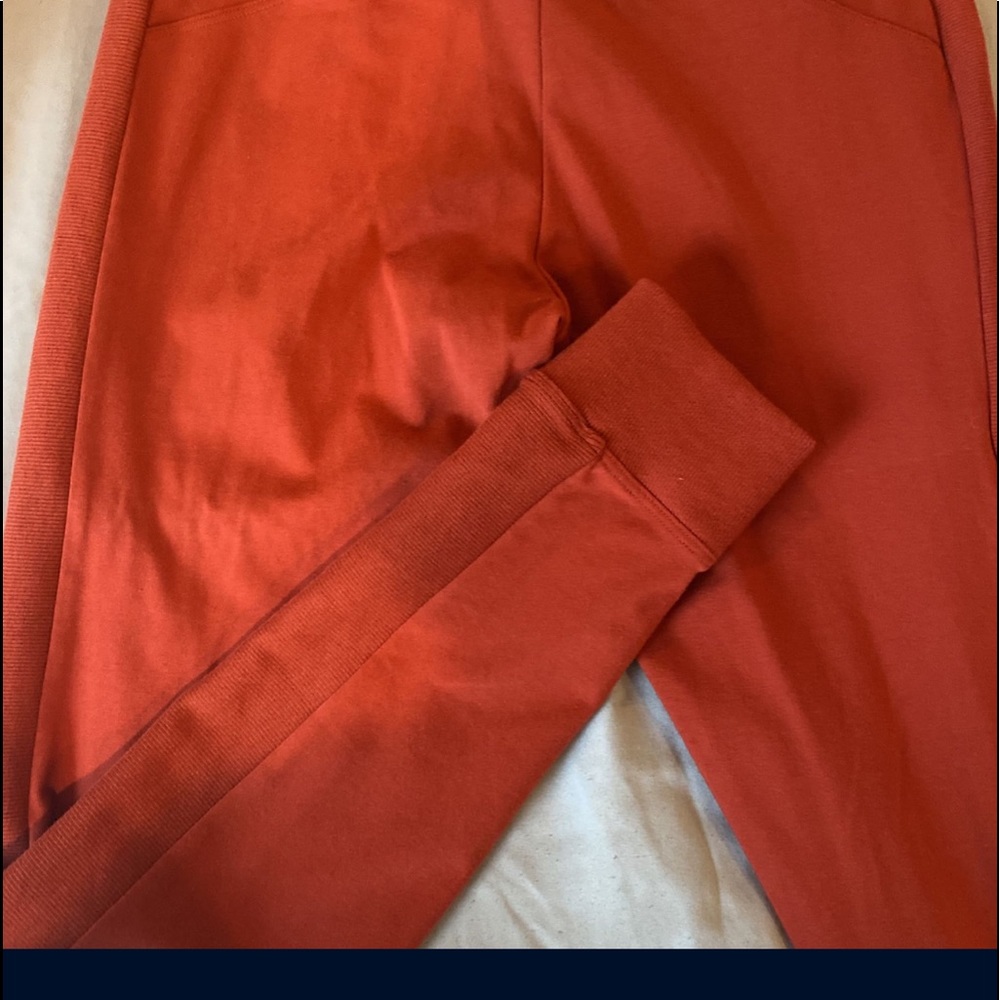 New - Picture 2 of 4